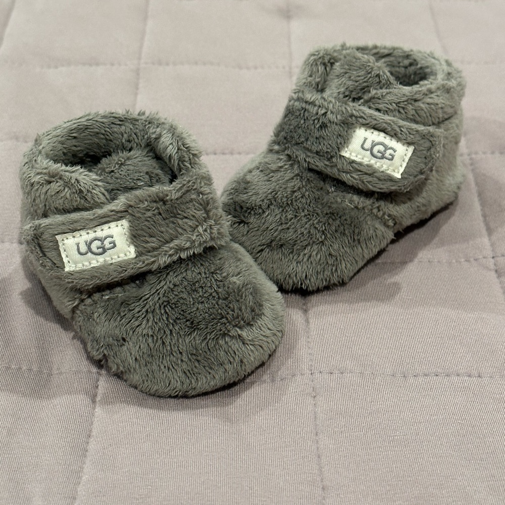 UGG Bixbee bootie in 0/1M